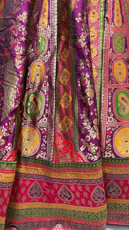 Full Flaired Banarasi Weaving Lehengacholi