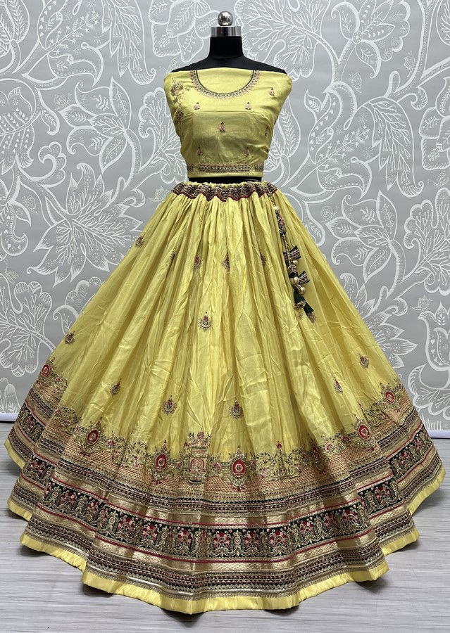 Pure Gadhwal Silk Handwork Crafted Lehengacholi with Bandhani Dupatta 