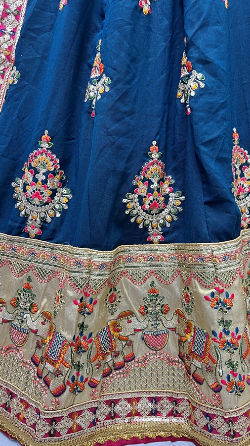 Hand Mirror Crafted Bandhani Print Pure Gadhwal silk Lehengacholi