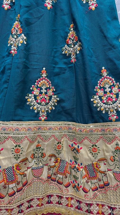 Hand Mirror Crafted Bandhani Print Pure Gadhwal silk Lehengacholi